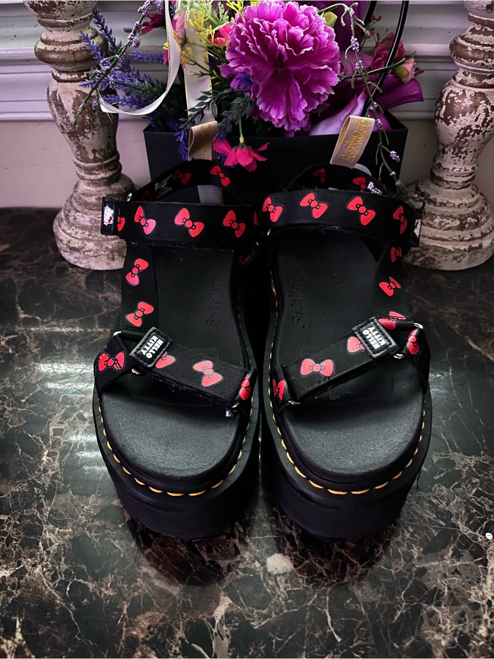 Dr. Martens X Hello Kitty
Platform/Strap
Soft Wair/Comfort Sandals
Size 9 Women